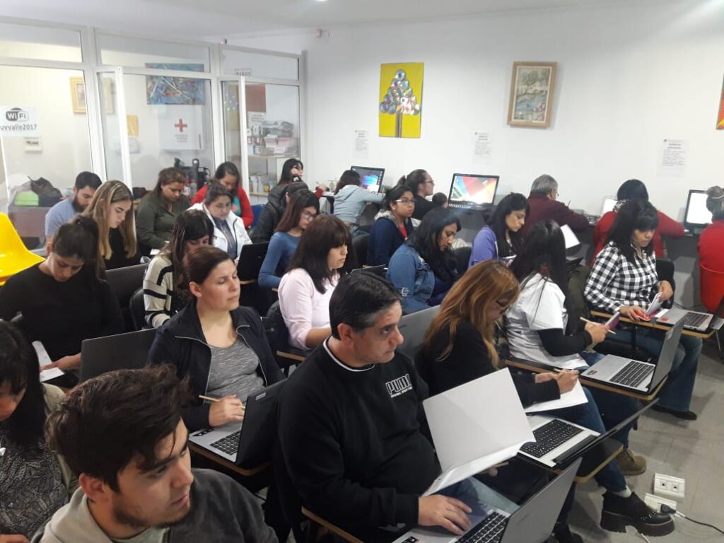 Presentación e inicio del curso de Excel a cargo de la Fundación Banco de La Pampa